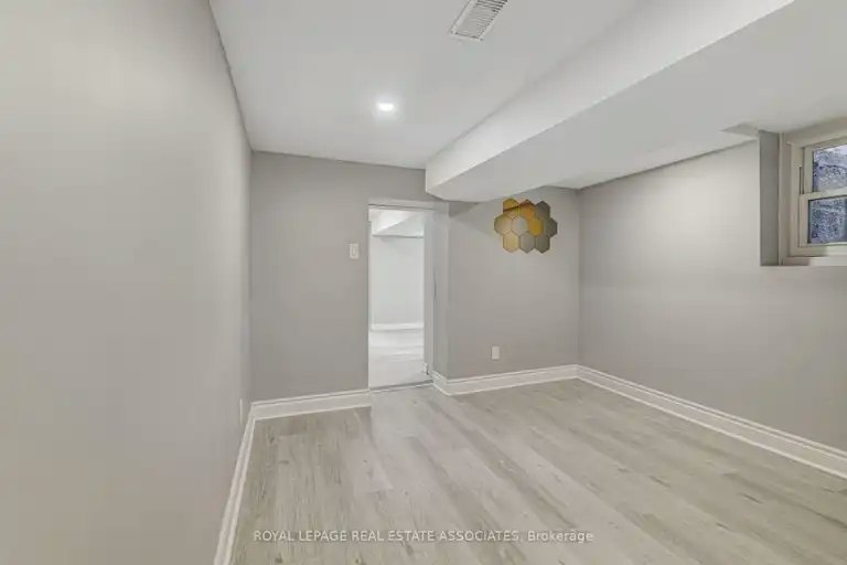 274 Ossington Avenue, Toronto, ON, M6J 3A3 - 12