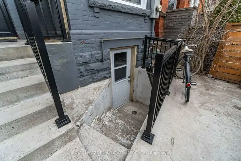 274 Ossington Avenue, Toronto, ON, M6J 3A3 - 14