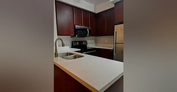220 Burnhamthorpe Road West, Mississauga, ON, L5B 4N4 - 11