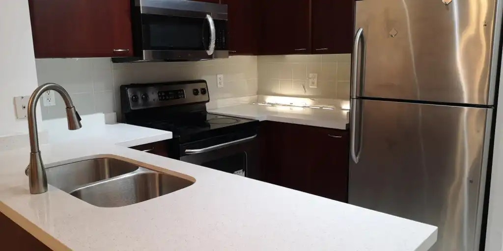 220 Burnhamthorpe Road West, Mississauga, ON, L5B 4N4 - 8