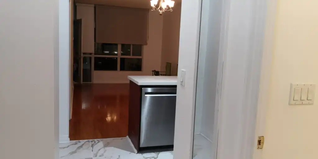 220 Burnhamthorpe Road West, Mississauga, ON, L5B 4N4 - 9