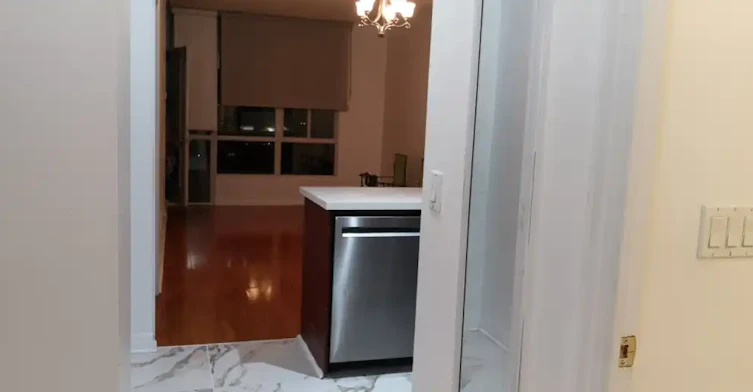 220 Burnhamthorpe Road West, Mississauga, ON, L5B 4N4 - 9