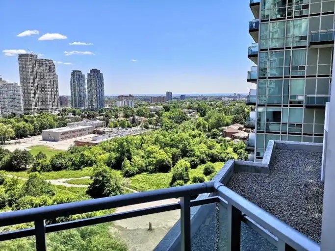 220 Burnhamthorpe Road West, Mississauga, ON, L5B 4N4 - 13