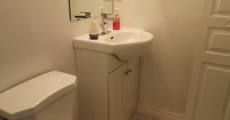 220 Burnhamthorpe Road West, Mississauga, ON, L5B 4N4 - 12