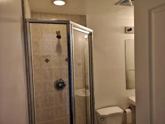 220 Burnhamthorpe Road West, Mississauga, ON, L5B 4N4 - 6