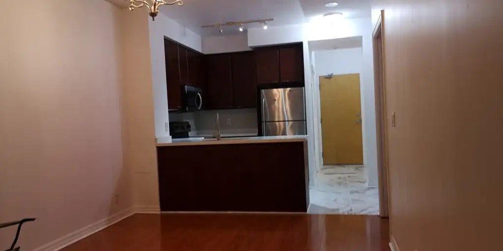 220 Burnhamthorpe Road West, Mississauga, ON, L5B 4N4 - 10