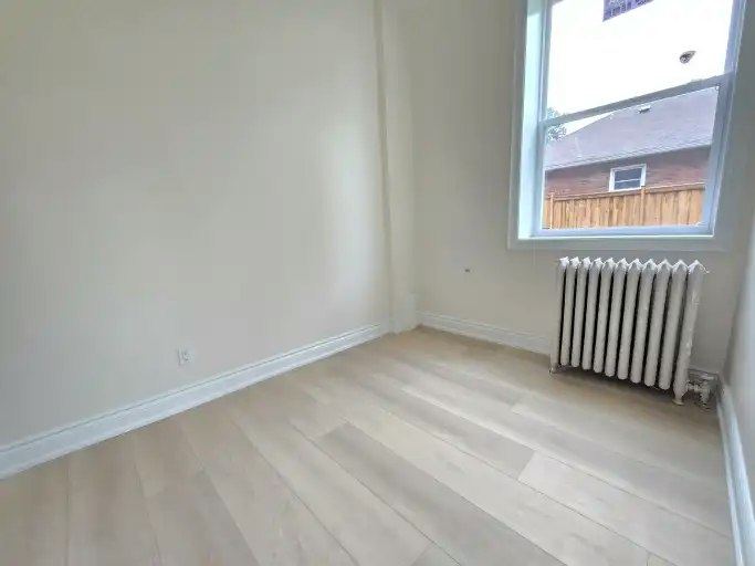 610 Dundas Street West, Whitby, ON, L1N 2N2 - 5