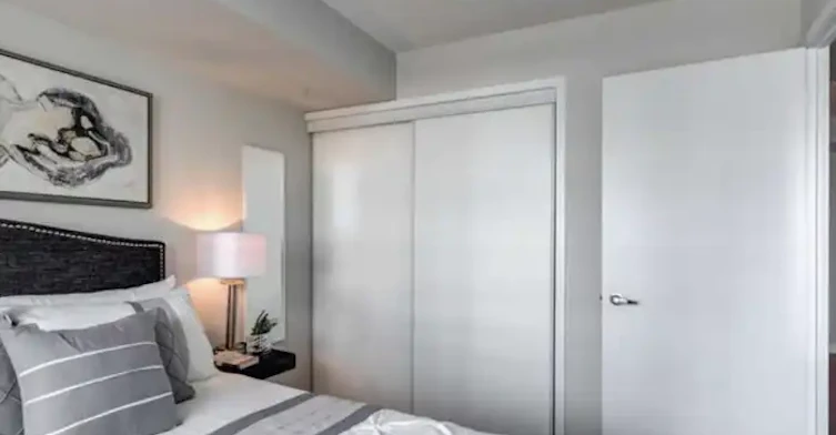 15 Fort York Boulevard, Toronto, ON, M5V 3Y4 - 4