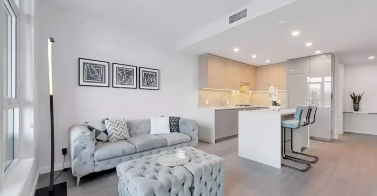 2108 Gilmore Avenue, Burnaby, BC, V5C 0N8