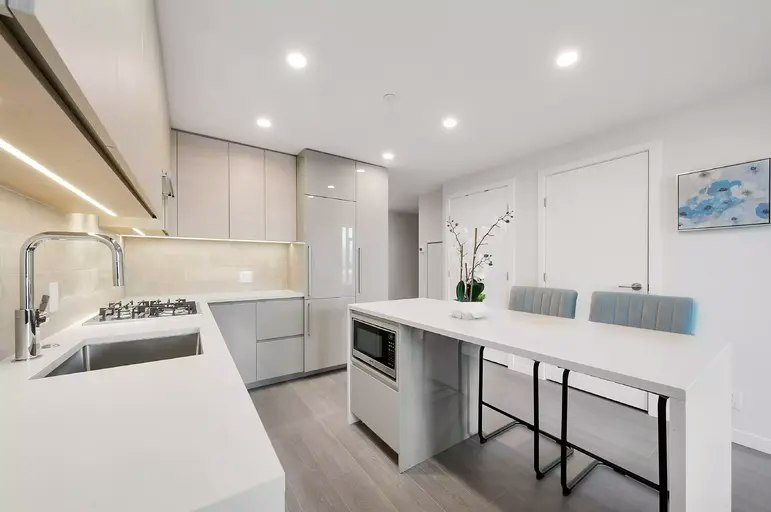 2108 Gilmore Avenue, Burnaby, BC, V5C 0N8 - 5