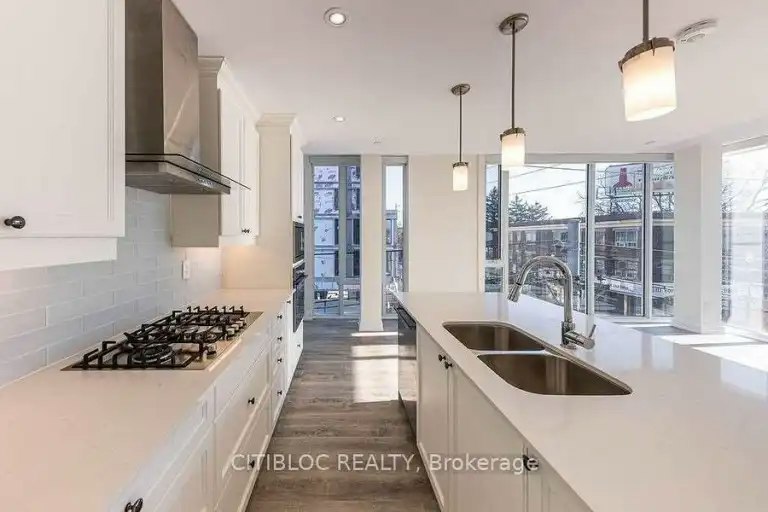 200 Woodbine Avenue, Toronto, ON, M4L 3P2 - 7