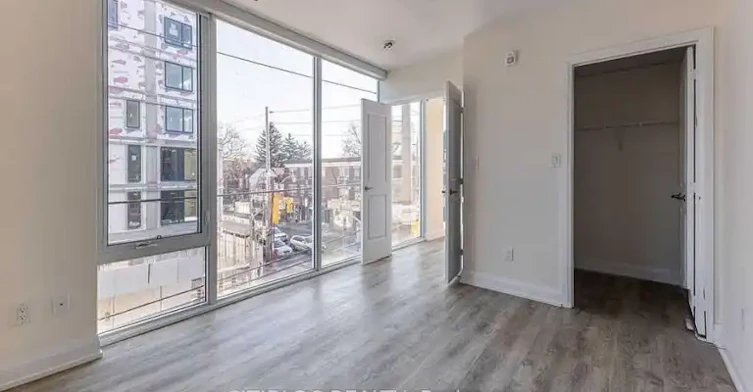 200 Woodbine Avenue, Toronto, ON, M4L 3P2 - 5