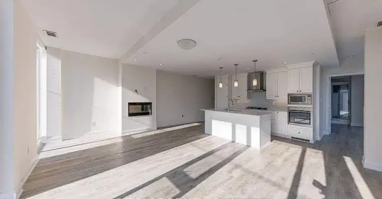 200 Woodbine Avenue, Toronto, ON, M4L 3P2