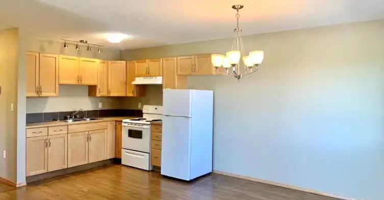 4010 49 Avenue, Innisfail, AB, T4G 1C6 - 2