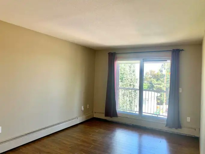 4010 49 Avenue, Innisfail, AB, T4G 1C6 - 4