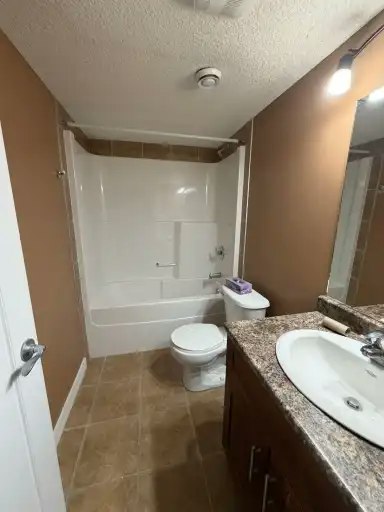 11137 96 Street, Edmonton, AB, T5G 1S8 - 4