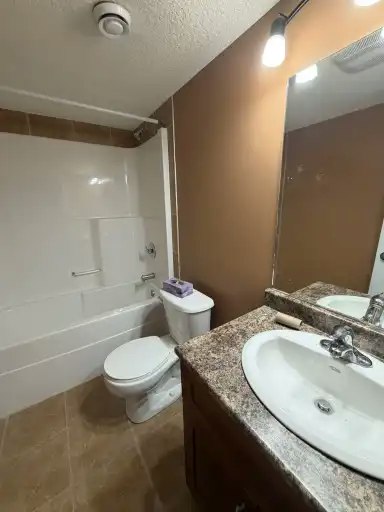 11137 96 Street, Edmonton, AB, T5G 1S8 - 5