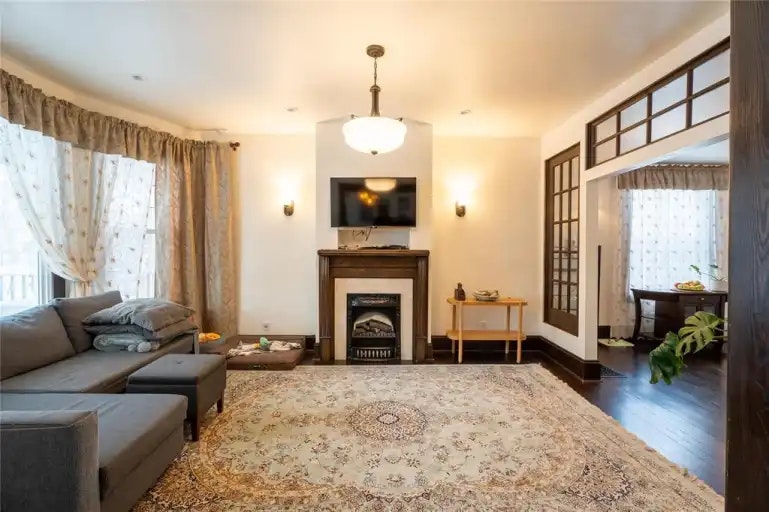 25 Cornish Avenue, Winnipeg, MB, R3C 2C2 - 9