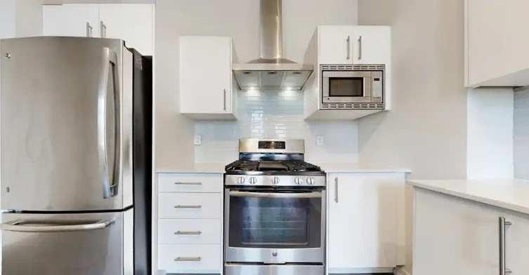 1496 Queen Street West, Toronto, ON, M6K 1M4 - 2