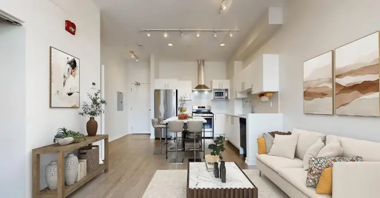 1496 Queen Street West, Toronto, ON, M6K 1M4
