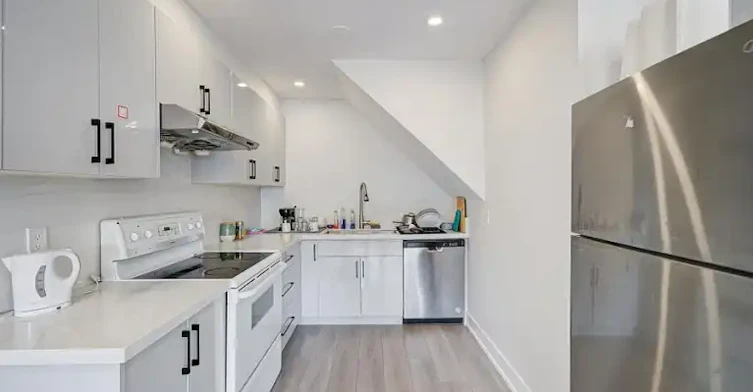 133 Jefferson Avenue, Toronto, ON, M6K 3E4 - 12