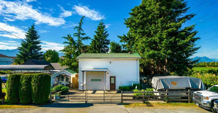 7416 Shaw Avenue, Chilliwack, BC, V2R 4E5 - 2