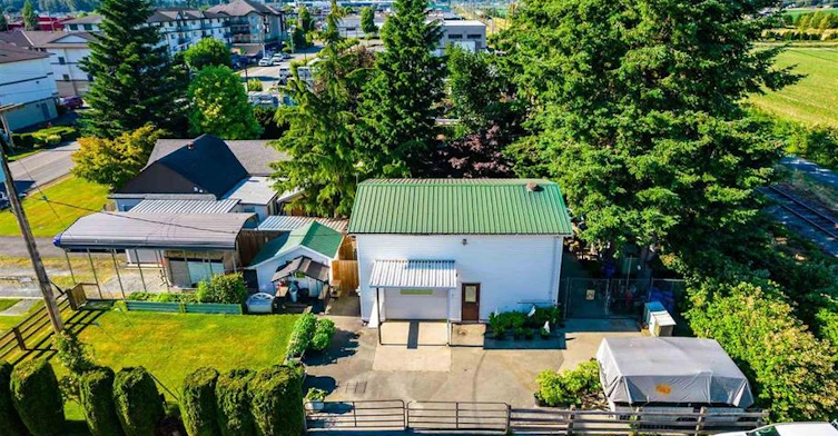 7416 Shaw Avenue, Chilliwack, BC, V2R 4E5 - 3