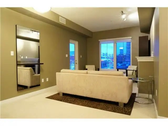 10333 112 Street Northwest, Edmonton, AB, T5K 0B4 - 6