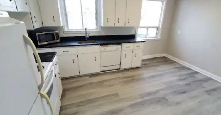 1456 Lakefield Street, Oshawa, ON, L1J 3Z2 - 4