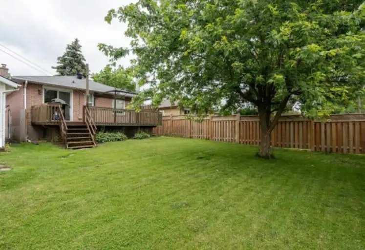 1456 Lakefield Street, Oshawa, ON, L1J 3Z2