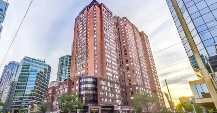 633 Bay Street, Toronto, ON, M5G 2G4