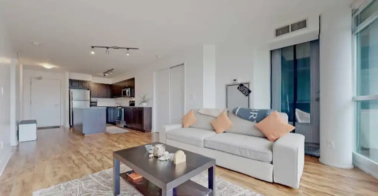 215 Fort York Boulevard, Toronto, ON, M5V 4A1 - 3