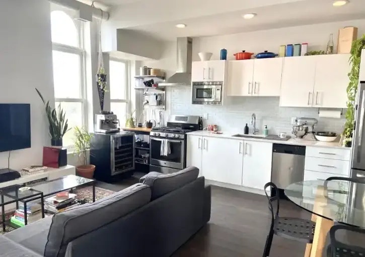 1496 Queen Street West, Toronto, ON, M6K 1M4 - 2