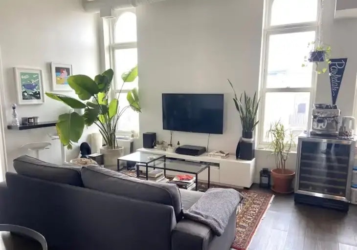 1496 Queen Street West, Toronto, ON, M6K 1M4