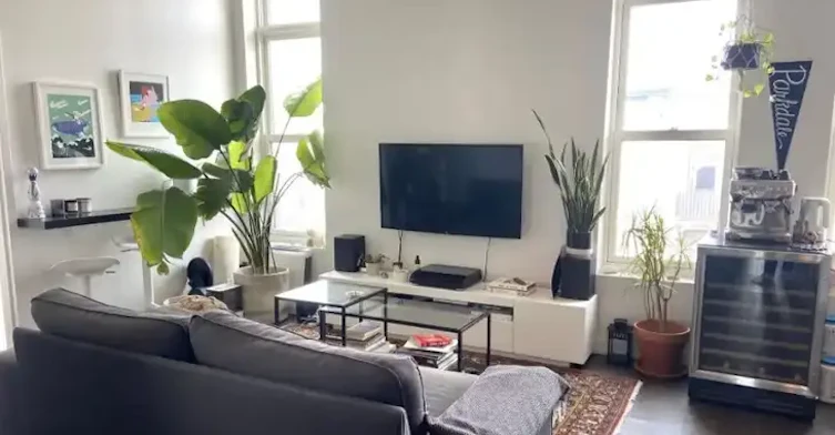 1496 Queen Street West, Toronto, ON, M6K 1M4