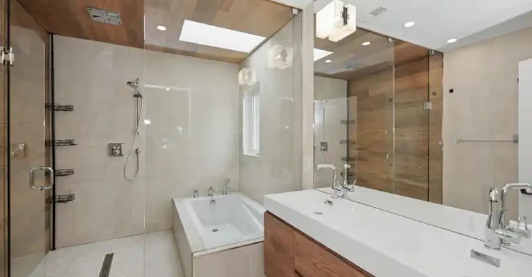 77 Wiley Avenue, Toronto, ON, M4J 3W5 - 2