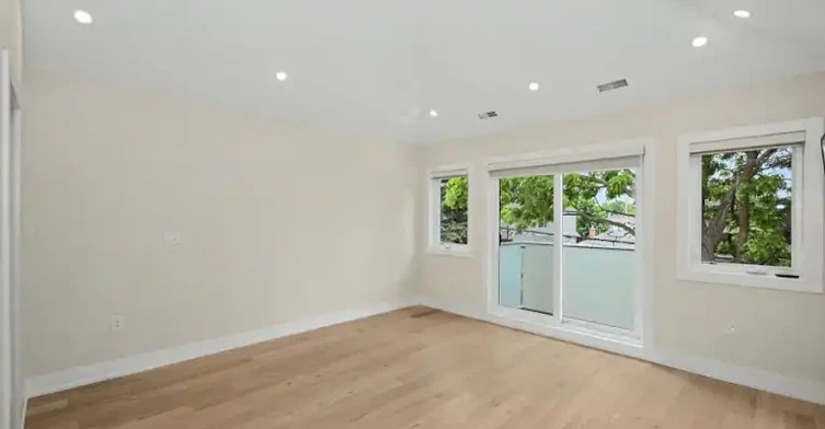 77 Wiley Avenue, Toronto, ON, M4J 3W5 - 7