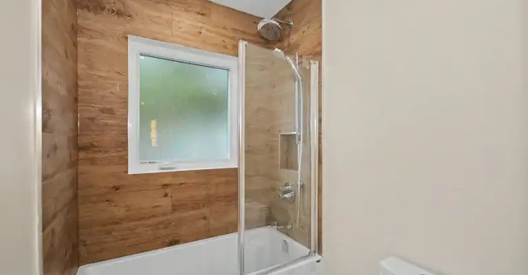 77 Wiley Avenue, Toronto, ON, M4J 3W5 - 4
