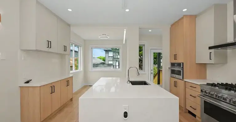 77 Wiley Avenue, Toronto, ON, M4J 3W5 - 8