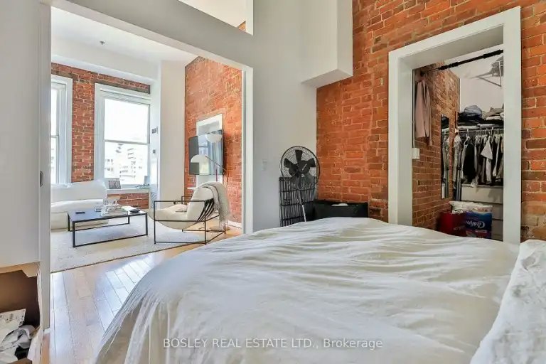 915 King Street West, Toronto, ON, M6K 3M2