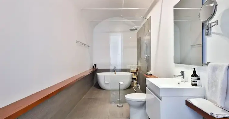 915 King Street West, Toronto, ON, M6K 3M2 - 5