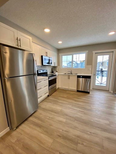 19737 28 Avenue Northwest, Edmonton, AB, T6J 4G4 - 9