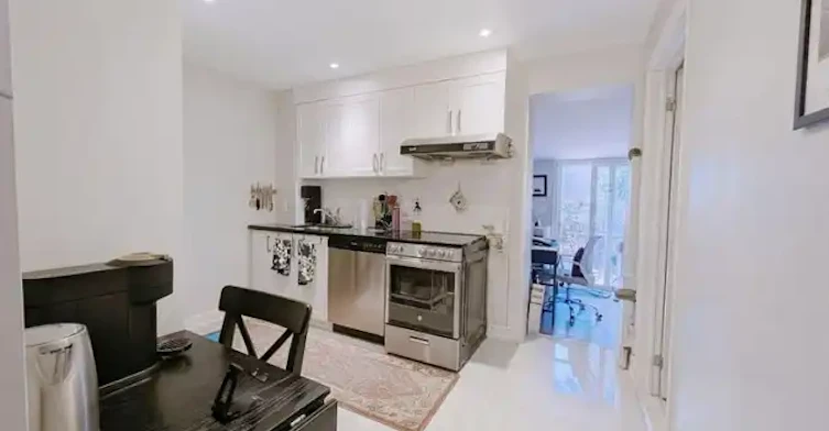 10 Dixon Avenue, Toronto, ON, M4L 1N3