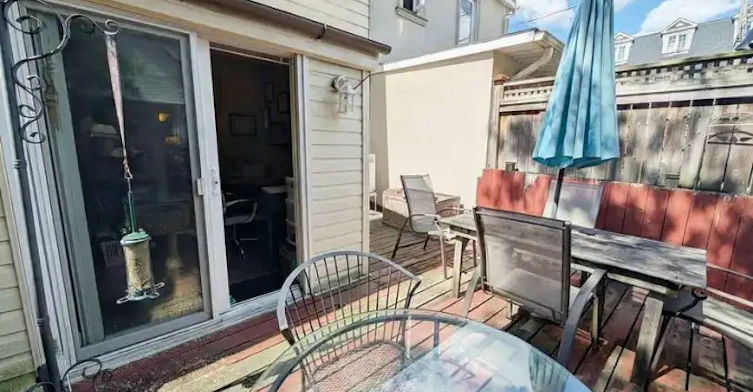 10 Dixon Avenue, Toronto, ON, M4L 1N3 - 2