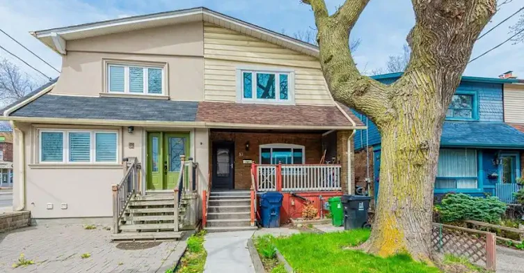 10 Dixon Avenue, Toronto, ON, M4L 1N3 - 4