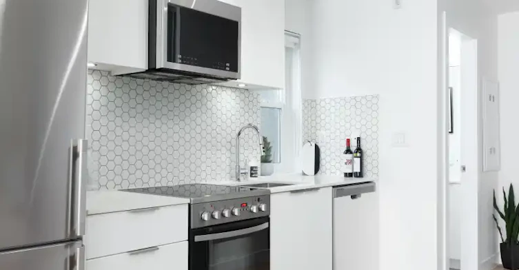 1368 East 8th Avenue, Vancouver, BC, V5N 1T2 - 5