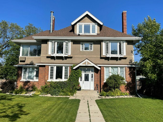 207 Academy Road, Winnipeg, MB, R3M 0E2 - 10