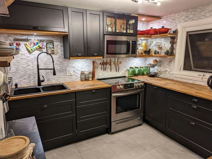 207 Academy Road, Winnipeg, MB, R3M 0E2