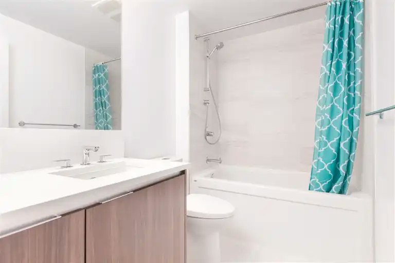 4900 Lennox Lane, Burnaby, BC, V5H 0G9 - 10