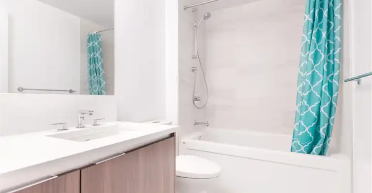 4900 Lennox Lane, Burnaby, BC, V5H 0G9 - 10
